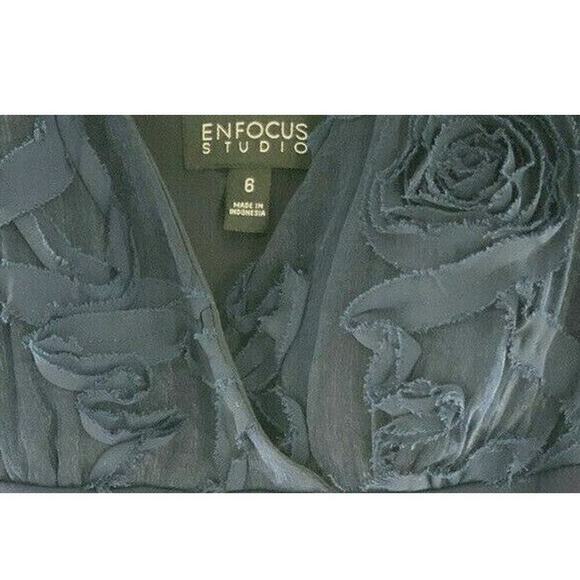 En Focus Studio Dress Womens Size 6 Navy Blue Ruffles Floral Sleeveless Cocktail - Picture 4 of 6